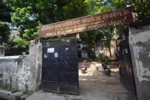 लखनऊ: किसी बड़ी घटना का इंतजार कर रहा लखनऊ इंटरमीडिएट कॉलेज, जानें पूरा मामला…