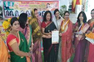 हरदोई: मिशन मोदी अगेन पीएम कार्यक्रम में पदाधिकारियों को दिए गए मनोनयन पत्र