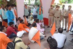 बरेली: महाराणा प्रताप की प्रतिमा स्थल से शौचालय हटवाने को हंगामा