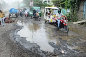 बरेली: महकमों के अफसरों की ऐंठ ने विकास कार्यों में लगाया अड़ंगा