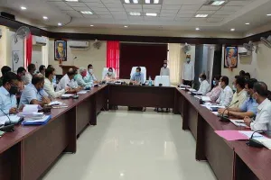 अमेठी: जिलाधिकारी अरुण कुमार ने ली नोडल अधिकारियों की बैठक, दिए आवश्यक निर्देश