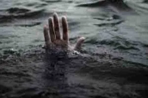 हमीरपुर: युवती ने बेतवा नदी में लगाई छलांग, मछुआरों ने बचाई जान, जानें वजह?