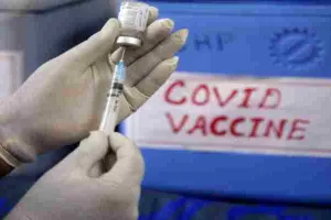 मथुरा: मोहनलाल चौधरी की पुण्य स्मृति पर रोटरी क्लब ने लगाया वैक्सीनेशन कैंप