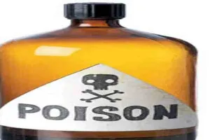 सीतापुर: प्रशासन ने खड़ी फसल पर चलवाया ट्रैक्टर, महिला ने खाया जहर, जानें पूरा मामला