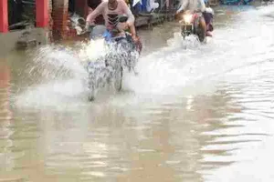 लखनऊ: बारिश बनी आफत, पांच लाख की आबादी झेल रही जलभराव की समस्या