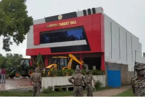 बरेली: नन्हें लंगड़ा का ध्वस्त हुआ आशियाना, बीडीए वीसी बोले- अवैध निर्माण था, पुलिस बोली- स्मैक तस्करी की कमाई से बनाया था