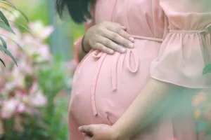 अगर आप भी मां बनने वाली हैं तो जानिए आपके लिए क्या सही है, ‘सी-सेक्शन या नार्मल डिलीवरी’