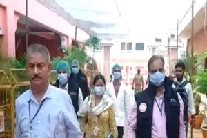 प्रयागराज: CBI टीम दूसरे दिन पहुंची बाघम्बरी मठ, सेवादारों से पूछताछ