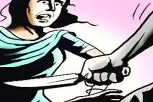 बरेली: दूसरी शादी कर पहली पत्नी को सरेराह चाकू दिखाकर हत्या की धमकी