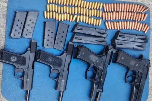 पुलवामा: घेराबंदी एवं तलाश अभियान में पिस्तौल, मैगजीन हथियार और 100 जिंदा कारतूस बरामद