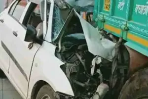 हल्द्वानी: हाईवे पर ट्रक के पीछे जा घुसी बिजली विभाग के जेई की कार, दर्दनाक मौत