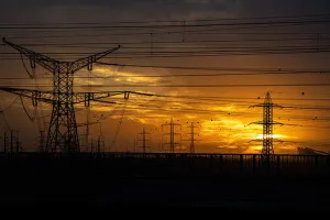 लखनऊ: बिजली कर्मियों ने पावर कारपोरेशन के चेयरमैन और शीर्ष प्रबंधन पर लगाया आरोप, की ये मांग