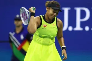 US Open: तीसरे दौर में हारी ओसाका, गुस्से में रैकेट तोड़ा