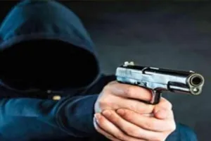 उधारी के रुपए मांगे तो तानी पिस्टल, आठ के खिलाफ रिपोर्ट