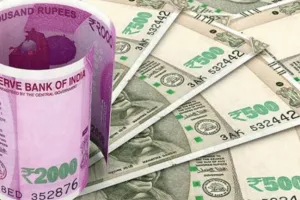 रुपए में तीन सत्रों से जारी गिरावट थमी, घरेलू शेयर बाजारों में हुआ सुधार