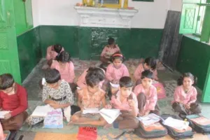 पीलीभीत: बच्चों की ड्रेस खरीदने के लिए सीधे अभिभावकों के खाते में रकम भेजेगी सरकार