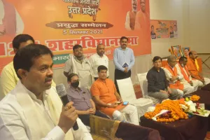 बरेली: विद्यार्थी बनकर लेखा-जोखा की कॉपियां लाए, नंबर देकर करें पास