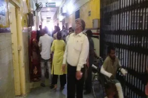 तीसरी लहर से निपटने के लिए प्रशासन अलर्ट, एडीएम वित्त ने अस्पताल का किया निरीक्षण