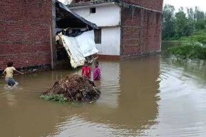 बाराबंकी: बारिश ने खोली नगर पंचायत फतेहपुर की पोल, जानें पूरा मामला…