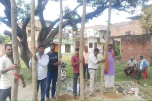 बाराबंकी: दुर्गा महोत्सव की तैयारियां शुरू, 26 सालों से यहां सज रहा माता वैष्णों देवी का दरबार