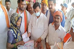 कुशीनगर: सांसद ने गांव-गांव घूमकर गिनाई सरकार की उपलब्धियां…