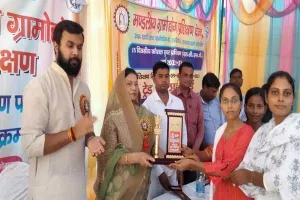 उन्नाव में सिलाई, मेहंदी, पेंटिंग, चिकनकारी प्रशिक्षण कार्यक्रम का हुआ समापन