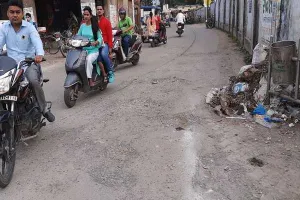 अयोध्या के कई प्रमुख मार्ग गड्ढों में तब्दील, हादसों को दे रहे निमंत्रण