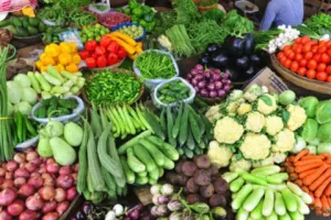 हल्द्वानी: पहाड़ में 180 रुपए किलो बिक रहा टमाटर, प्याज 100 पर पहुंची