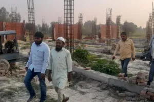 बरेली: ब्लाक प्रमुख ने रुकवाया गौशाला का निमार्ण कार्य