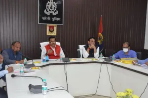 बरेली: पुलों के निर्माण में तेजी लाएं अधिकारी