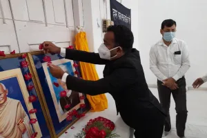 बरेली: गांधीजी की तरह घटनाओं से डरकर नहीं डटकर मुकाबला करें