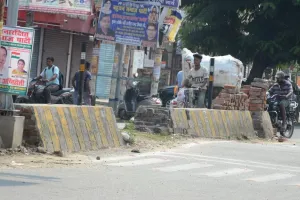 बरेली: लोकार्पण के कुछ माह बाद ही बर्बाद हो गई 4.5 करोड़ की आदर्श रोड