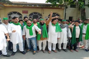 मुरादाबाद : फसलों के नुकसान का किसानों को मुआवजा दे सरकार