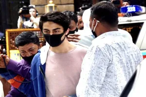 आर्यन खान की जमानत याचिका खारिज, कोर्ट ने खान परिवार की उम्मीदों पर फेरा पानी