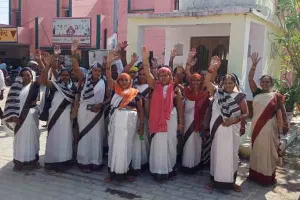 रायबरेलीः प्रोत्साहन राशि न मिलने पर आशाओं ने किया कार्य बहिष्कार