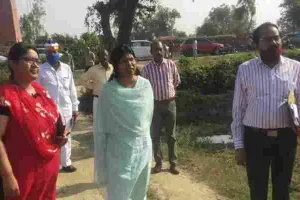 ब्लॉक मुख्यालय का सीडीओ ने किया निरीक्षण, कर्मचारियों को लगाई कड़ी फटकार
