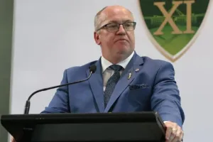 अर्ल एडिंग्स ने छोड़ा क्रिकेट आस्ट्रेलिया का अध्यक्ष पद