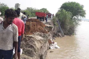 अयोध्या: सरयू नदी ने लांघा लाल निशान, चपेट में आए दर्जनों गांव