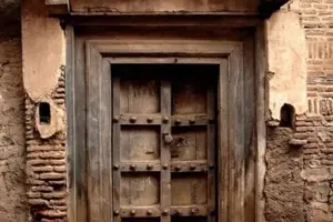 बंद दरवाजा: बच्चे ने दरवाजे से झांका, मैंने मुस्कराकर पुकारा, वह गोद में आकर बैठ गया…