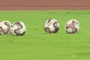 इनसिनिया के दो गोल से नैपोली आसान जीत से शीर्ष पर पहुंचा