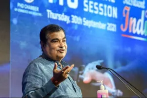 नितिन गडकरी बोले- सरकार 2030 तक 30% प्रतिशत निजी कारों की बिक्री को Electric में बदलना चाहती है