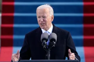 ग्रीन कार्ड प्रक्रिया में देरी से निपटना चाहते हैं जो बाइडेन : व्हाइट हाउस 