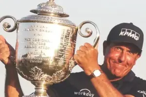 मिकेलसन ने तीसरी बार पीजीए टूर चैंपियन्स का जीता खिताब