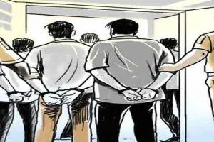 पीलीभीत: पशुओं का वध करने ले जा रहे तस्कर को पुलिस ने दबोचा