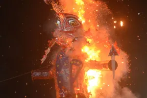 बरेली: श्रीराम के अग्नि वाणों की बौछार से बुराई पर अच्छाई की जीत का मना जश्न