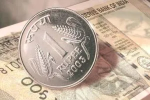 शुरुआती कारोबार में रुपया अमेरिकी डॉलर के मुकाबले 32 पैसा टूटकर 74.63 पर पहुंचा