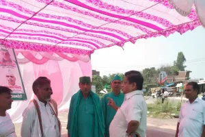 टोल वसूली बंद करने की किसानों और सपाइयों ने उठाई मांग