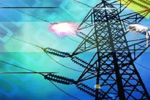 संभल : हाईटेंशन लाइन का तार गिरने से मां की मौत, बेटा झुलसा