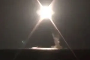 रूस ने पनडुब्बी से नई हाइपरसोनिक मिसाइल का किया परीक्षण, आवाज की गति से नौ गुना तेज है रफ्तार