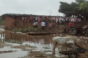 संभल : घर की दीवार गिरने से 7 साल के बच्चे की मौत, 5 घायल